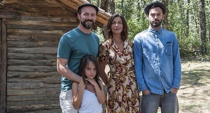 The cast of ‘Refugiados,’ from left to right: Will Keen, Dafne Keen, Natalia Tena and David Leon.