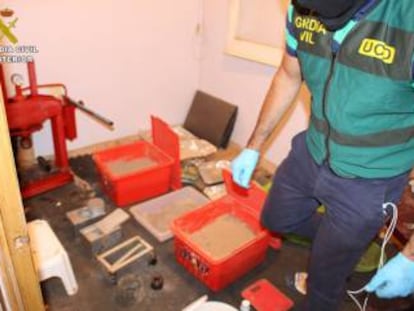 El laboratorio a gran escala de corte y manipulación de heroína en Gavà.