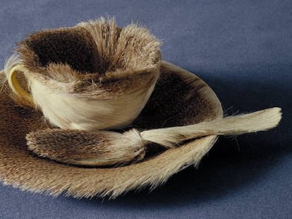 'Le déjèuner en fourrure', de Meret Oppenheim, en el MOMA.