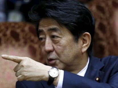 El primer ministro japon&eacute;s, Shinzo Abe, en un debate en el parlamento. 