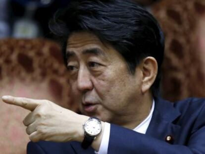 El primer ministro japon&eacute;s, Shinzo Abe, en un debate en el parlamento. 