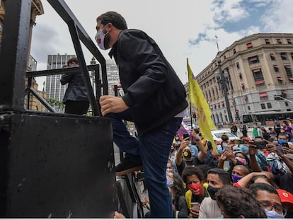 Guilherme Boulos, candidato do PSOL à prefeitura de São Paulo, em um ato de campanha nesta quarta-feira no centro da capital paulista.