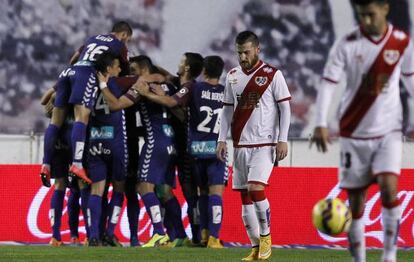 El Eibar celebra su victoria al finalizar el encuentro.