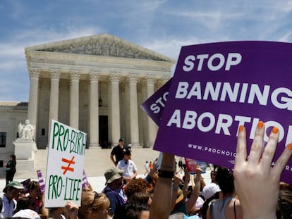 Protesta contra la prohibición del aborto ante el Supremo en Washington.