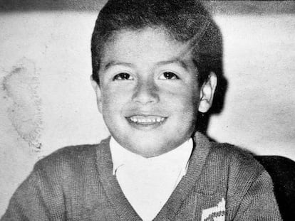 El candidato nació en Ciénaga de Oro, Córdoba el 19 de abril de 1960.