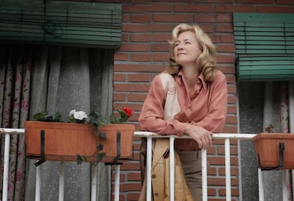 Shutters play an important role in Spanish society. This photo shows Ana Duato in a scene from the TV drama 'Cuéntame.'