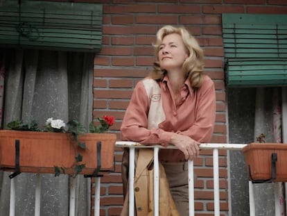 Shutters play an important role in Spanish society. This photo shows Ana Duato in a scene from the TV drama 'Cuéntame.'