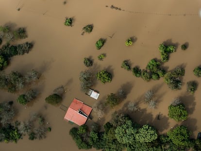 Crecida del río Uruguay en Salto, Paysandú, Uruguay.