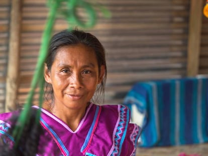 Mujer de la comunidad Bugle en Panamá.