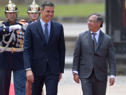 Pedro Sánchez junto a Gustavo Petro, este miércoles.