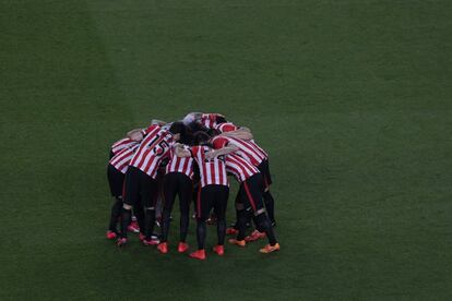 Los jugadores del Athletic momentos antes 