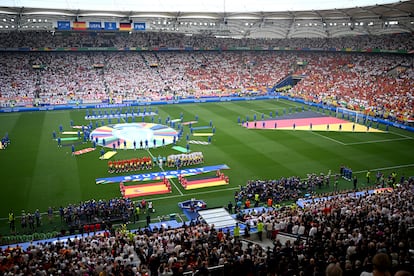 Momentos previos al partido de cuartos entre España y Alemania en el Arena Stuttgart. 