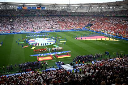 Momentos previos al partido de cuartos entre España y Alemania en el Arena Stuttgart. 