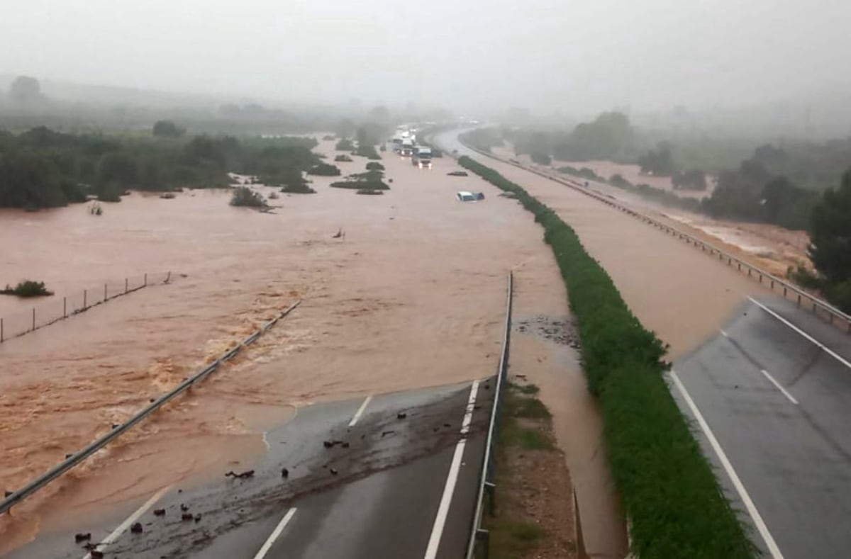 El sur de Cataluña hace balance de daños por ‘Alice’: inundaciones masivas, miles de coches atrapados y escuelas suspendidas