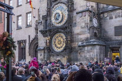 Sightmap no solo señala cuáles son los lugares más fotografiados, también aporta imágenes e información sobre la ciudades, artículos relacionados o propuestas de locales a través de Forthsquare. El punto más retratado de Praga es su famoso reloj astronómico medieval, conocido como Orloj, ubicado en la fachada del Ayuntamiento de la capital de la República Checa. Cada hora, entre 9.00 y medianoche, aparecen los 12 apóstoles en el reloj, un acontecimiento que concentra a decenas de curiosos cámara en mano (en la imagen).