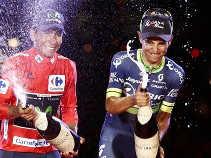 Nairo y Chaves, en el podio de la última Vuelta.