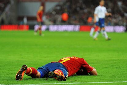 Villa lamenta una ocasión fallada durante el partido amistoso ante Inglaterra.