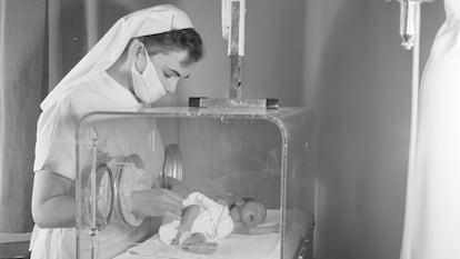 Gobierno de Países Bajos pide perdón a las madres obligadas a dar a sus hijos en adopción entre 1956 y 1984