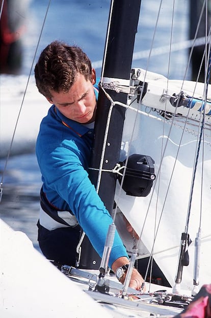 El Príncipe, en el puerto de Palma de Mallorca, en su barco, en 1995.