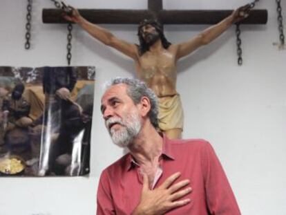 El actor no se presentó en el juzgado en dos ocasiones tras la denuncia de la Asociación Española de Abogados Cristianos por vejación de los sentimientos religiosos.