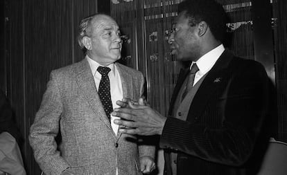 Alfredo Di Stéfano y Pelé, en un acto público en 1983.