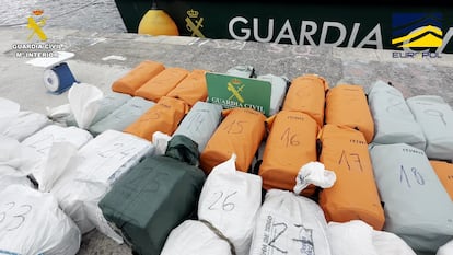 Los bultos que contenían 700 kilos de cocaína intervenidos en la operación Adriática.