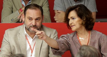 José Luis Ábalos y Carmen Calvo, en el Comité Federal del PSOE en 2019.