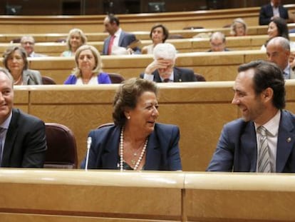 Alberto Fabra, Rita Barber&aacute; y Jos&eacute; Ram&oacute;n Bauz&aacute; (PP) en el Senado.