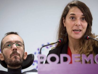 Pablo Echenique y Noelia Vera tras la ejecutiva de Podemos.