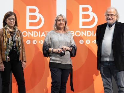 Los responsables de À punt, CCMC e IB3 en el acto de relanzamiento del canal Bon dia TV en Valencia.