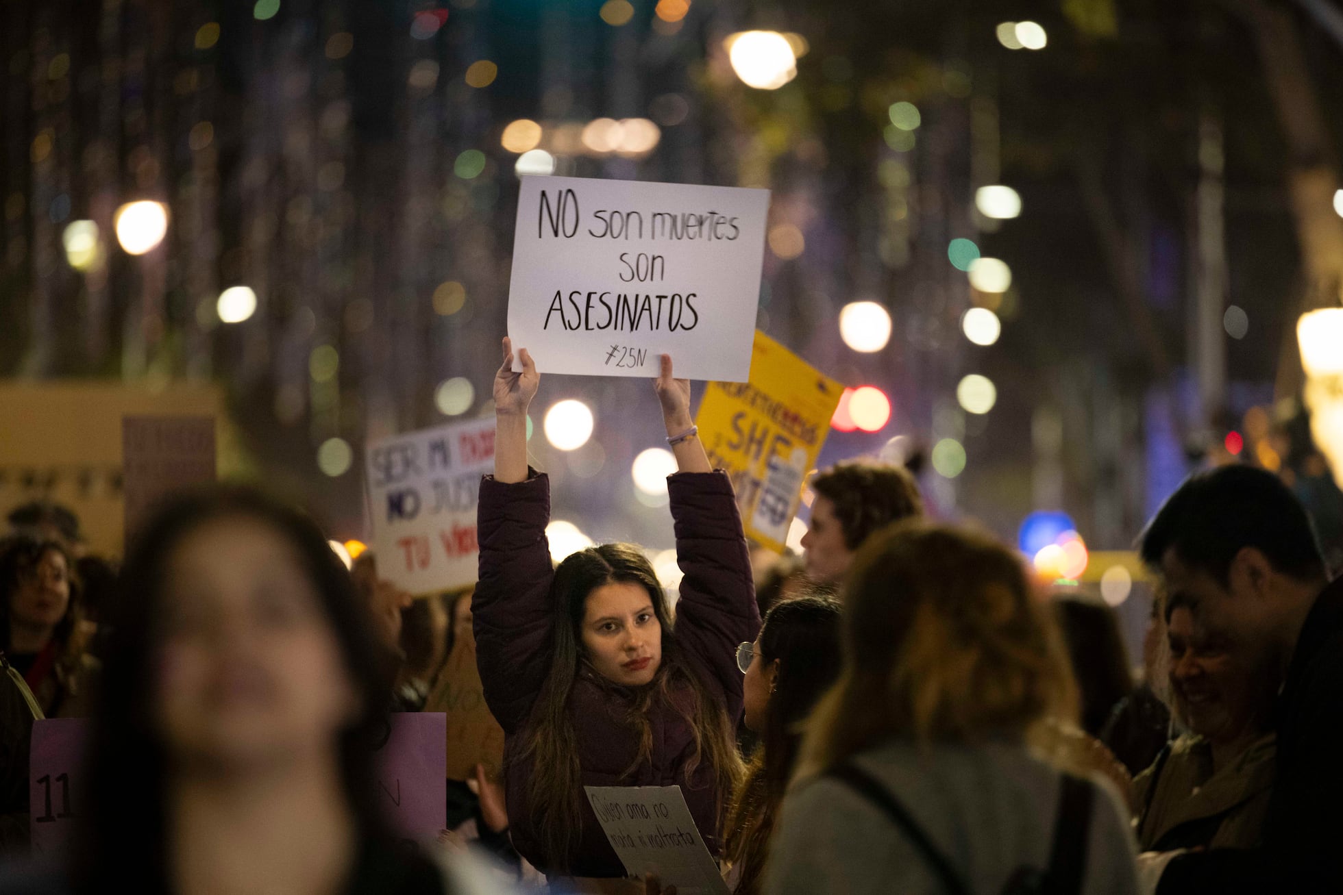 Miles de mujeres protestan contra la violencia machista en toda España ...