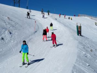 Esquiadores en La Masella.