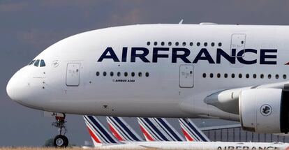 Un avión de Air Frence en el aeropuerto parisino Charles-de-Gaulle.