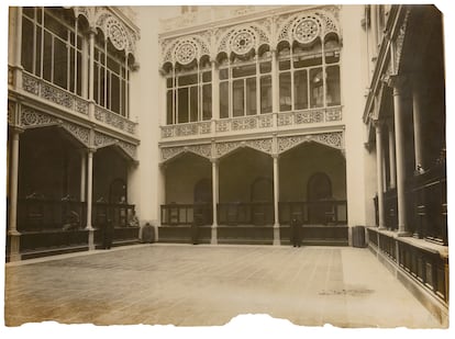 Imagen del Patio de Caja de efectivo del Banco de España en 1891.