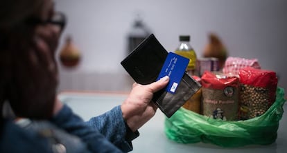 Una usuària de l'entitat Càritas.