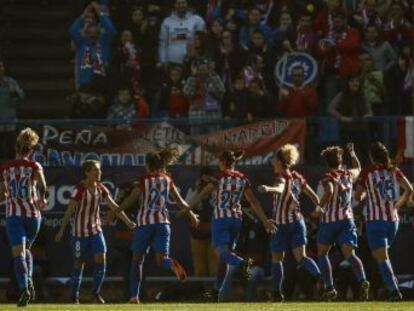 13.395 espectadores asisten al primer partido del equipo femenino en el Calderón y presencian la victoria sobre el Barça, que pierde el liderato