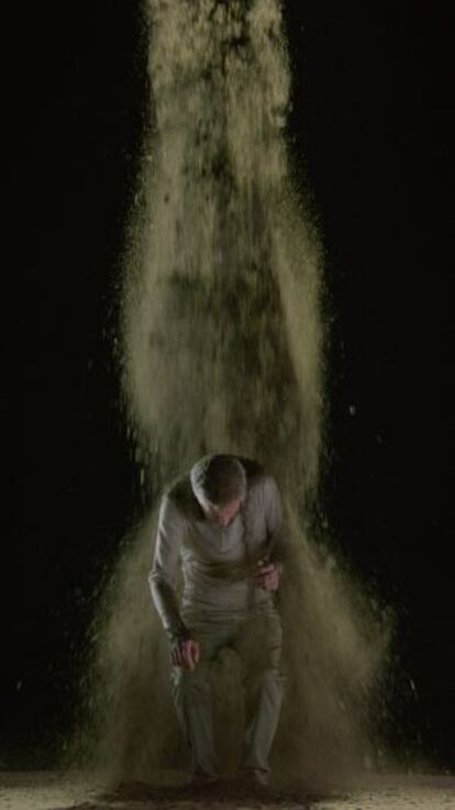 La imagen de 'Tierra' de la videoinstalación de Bill Viola en San Pablo.