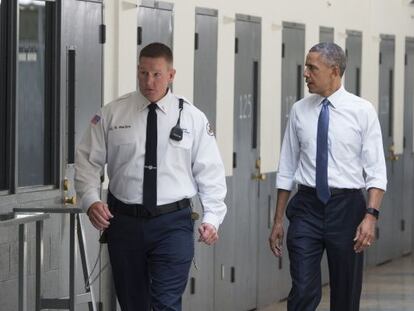 Obama visita pris&atilde;o federal em Oklahoma, em 16 de julho.
