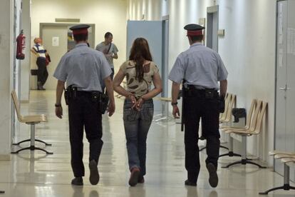 Los Mossos d'Esquadra detienen a un grupo acusado de varios robos silenciosos.