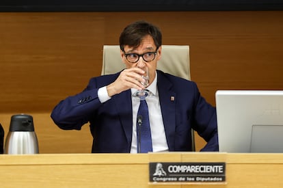 El exministro de Sanidad Salvador Illa comparece en la comisión que investiga en el Congreso los contratos sanitarios durante la pandemia, este lunes.