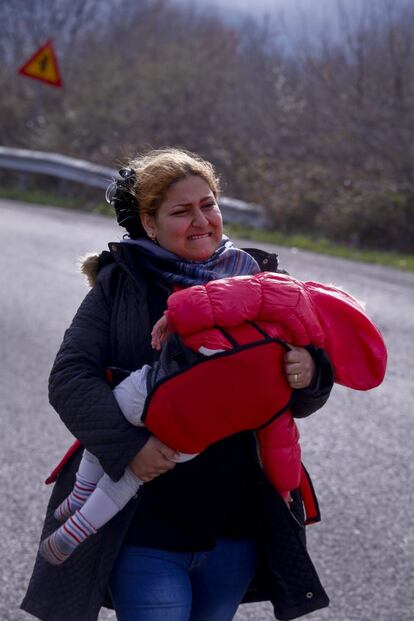 Según los datos de la ONU, uno de cada cuatro migrantes y solicitantes de asilo son mujeres, el 6% de ellas están embarazadas. En la Imagen, el puesto fronterizo de Idomeni.