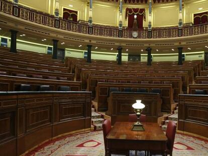 Vista del hemiciclo vacío tras el último pleno del Congreso de los Diputados.