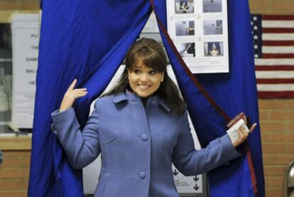 La candidata republicana al Senado por Delaware y miembro del Tea Party Christine O&#39;Donnell, tras emitir su voto.