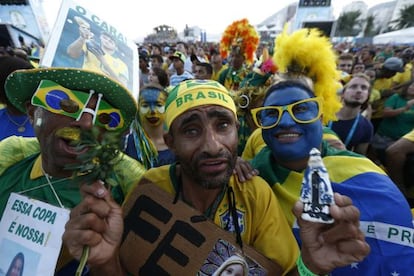 Brasileiros acompanham o jogo contra a Col&ocirc;mbia.