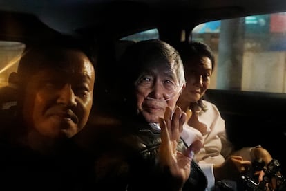 Fujimori leaves Barbadillo prison with his children, Kenji and Keiko, on December 6, 2023.