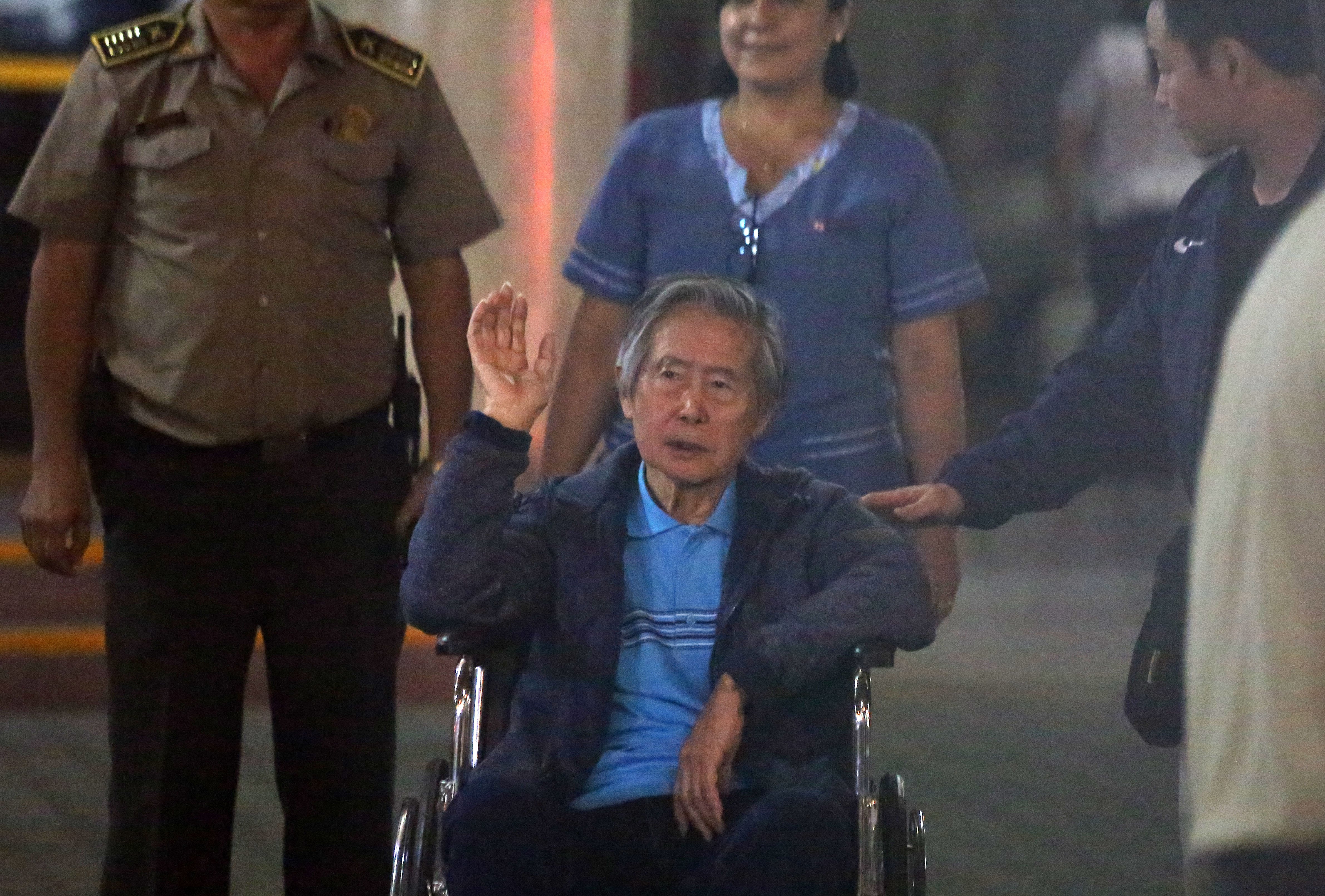 El expresidente peruano Alberto Fujimori se encuentra en estado crítico y “está luchando” por su vida, según su médico 