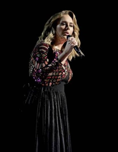 La cantante Adele interpreta &#039;Hello&#039; en los Grammy en febrero.