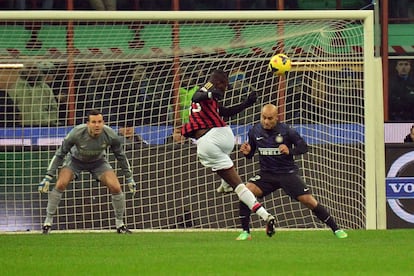 Balotelli dispara a porteria