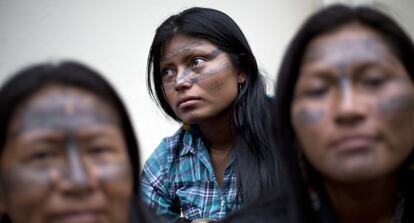 Mujeres amazónicas se despiden de Quito.