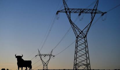 Torres de electricidad en El Berron, España.